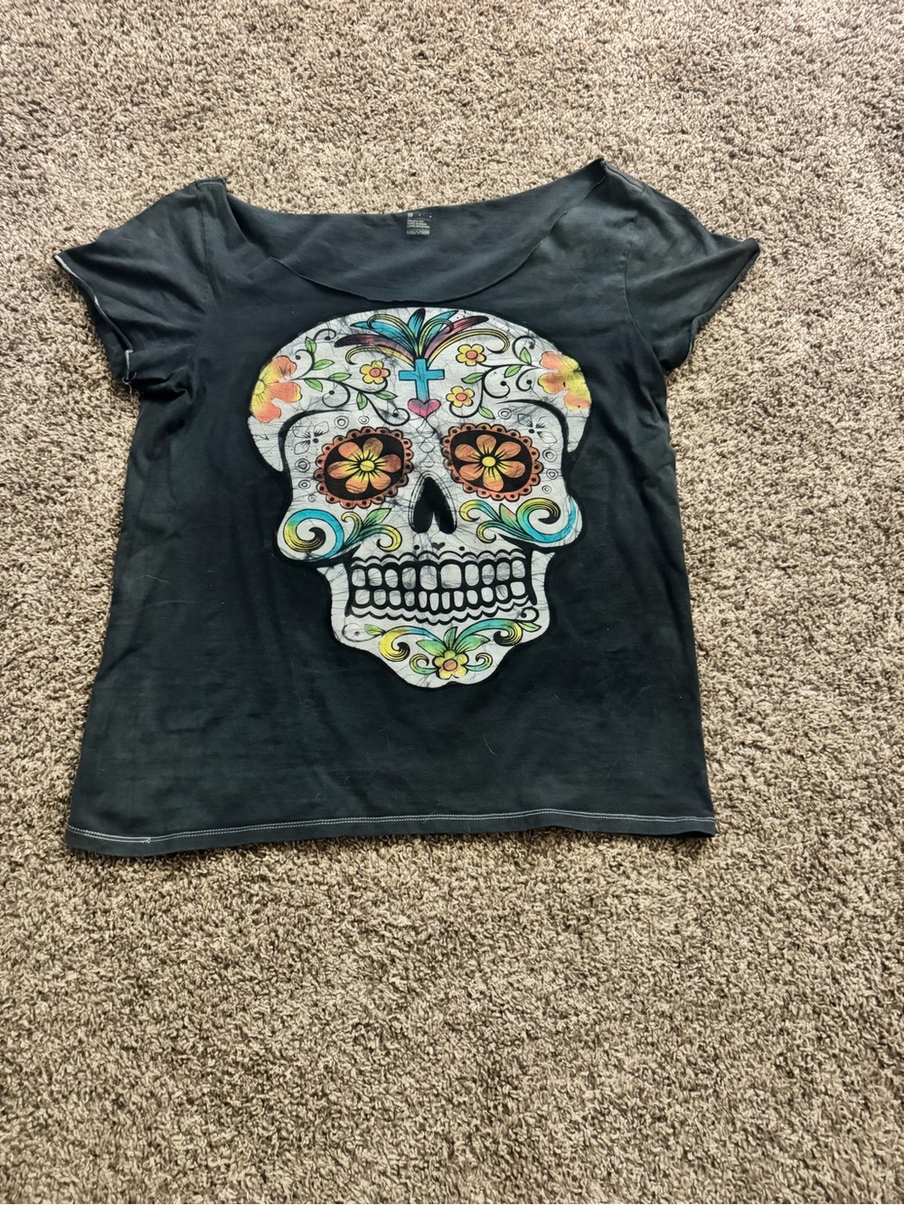 Short-Sleeve Tee with Colorful Day of the Dead Skull Sz large